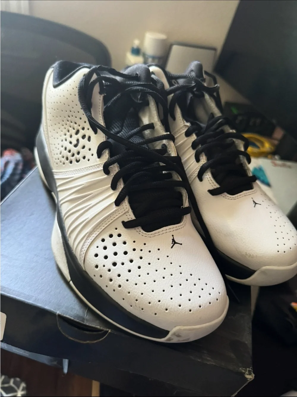 Men's Nike JORDAN 5 AM 807546-101  White/Black - Men's Size 10.5 EUC